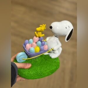 Peanuts Snoopy and Woodstock Egg Cart with Pastel Colors
